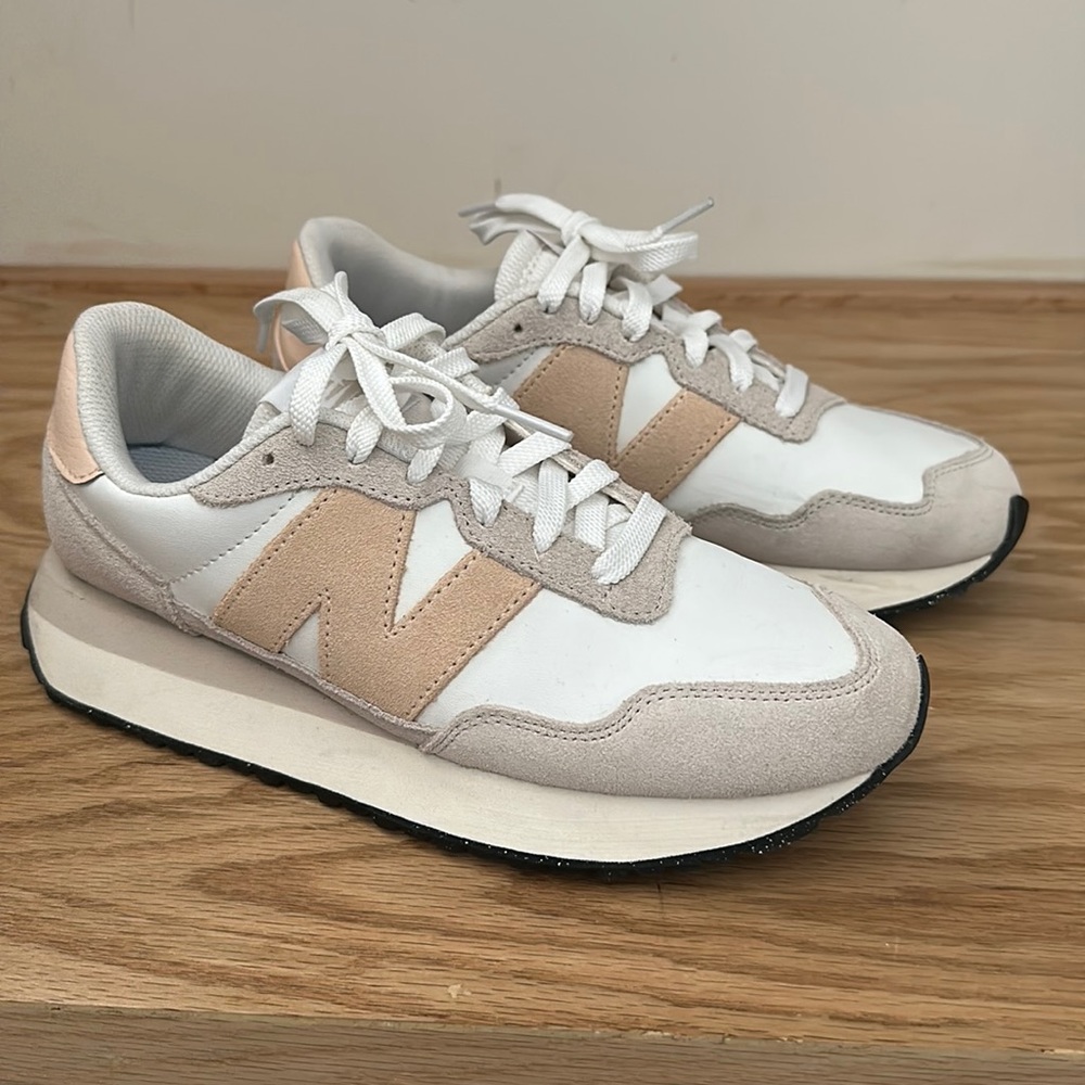 New Balance 237 Sneakers